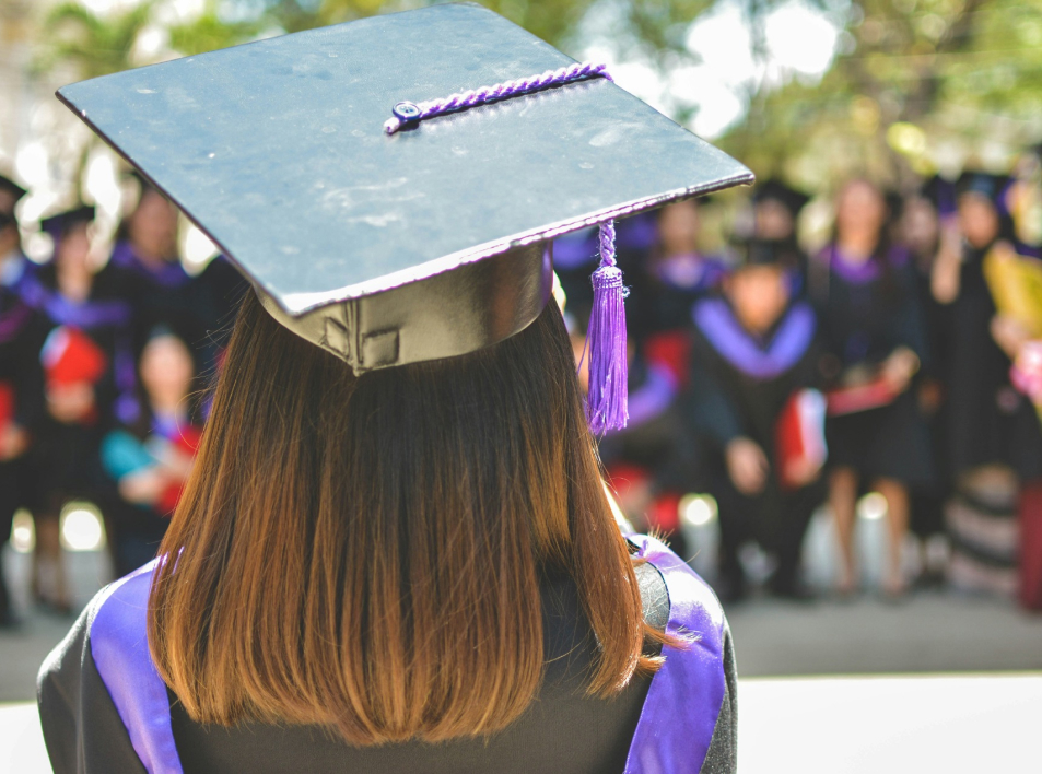 Le LFIGE est un établissement privé, conventionné par une agence de l’Etat français, l’Agence pour l’Enseignement Français à l’Étranger (AEFE).