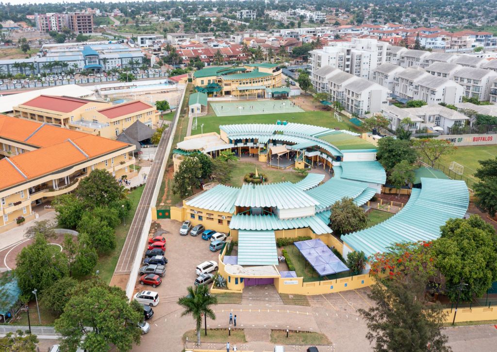 Créé en 1979 le lycée français international Gustave Eiffel est l’unique établissement du Mozambique proposant un enseignement en langue française.